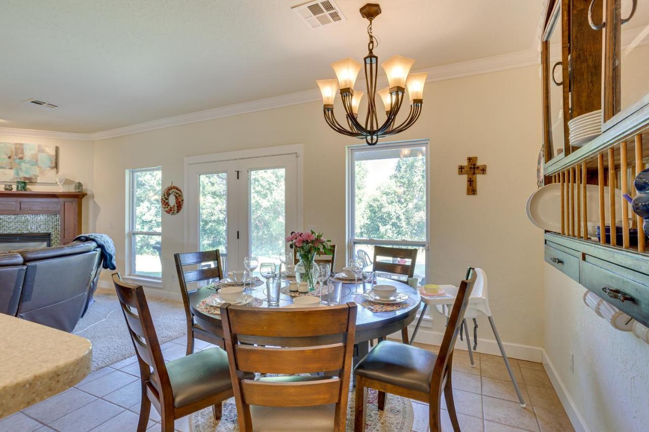 Quaint Noble Home 6 Mi To University Of Oklahoma! Norman Buitenkant foto