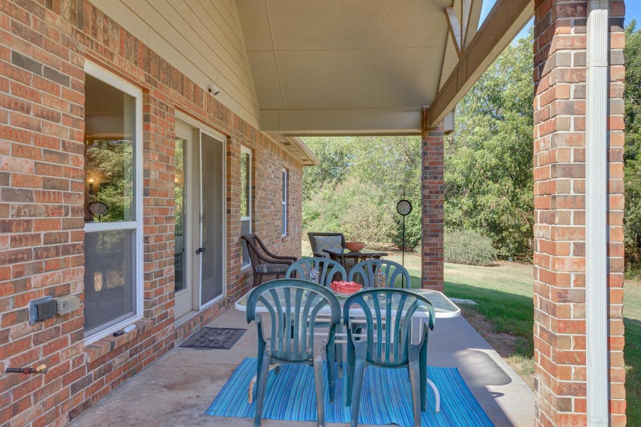 Quaint Noble Home 6 Mi To University Of Oklahoma! Norman Buitenkant foto