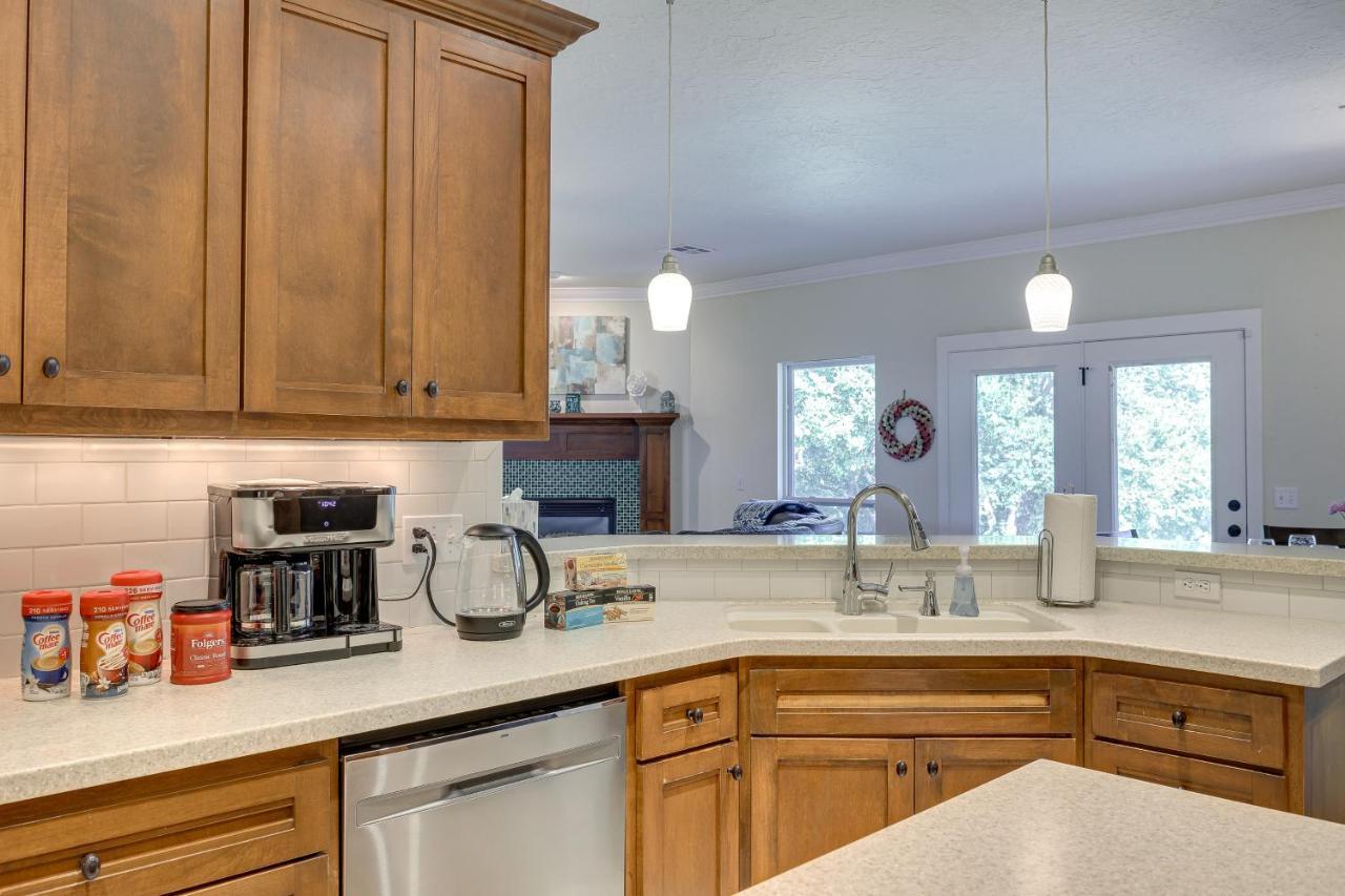 Quaint Noble Home 6 Mi To University Of Oklahoma! Norman Buitenkant foto