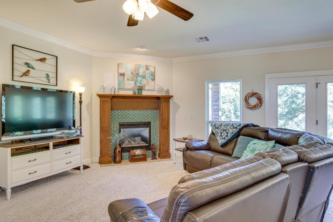 Quaint Noble Home 6 Mi To University Of Oklahoma! Norman Buitenkant foto